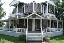 the mansion- pet friendly hotel in marthas vineyard