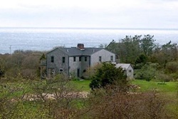 the mansion- pet friendly hotel in marthas vineyard