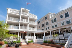 the mansion- pet friendly hotel in marthas vineyard